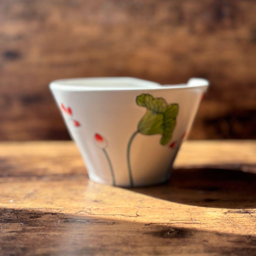 Amazon.co.jp: ベトナム バッチャン焼き 蓮絵の箸穴がある丼 : ホーム